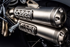 Akropovic high level twin pipes in detail